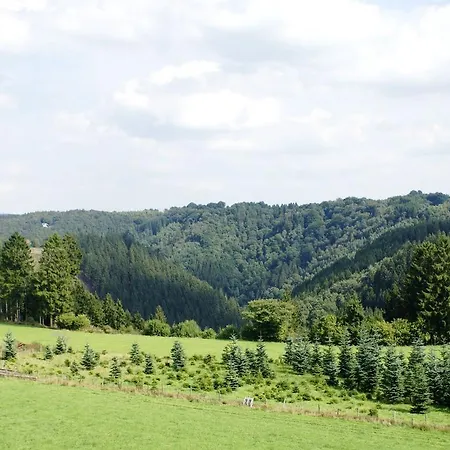 Dom wakacyjny In Xhoffraix With Garden *